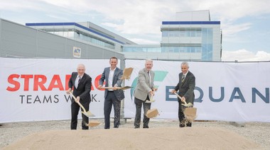 v.l.: ecoplus Geschäftsführer H. Miernicki, Landesrat J. Danninger, Bürgermeister K. Schneeberger, A. Pauschitz (AC2T research GmbH)