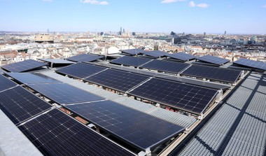 Die PV-Anlage auf dem Dach des Haus des Meeres.