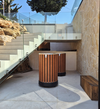 Den hohen gestalterischen Anspruch erfüllen die Außenmodule der HTS ARTstyle, hier in Naturholzoptik, ganz hervorragend.