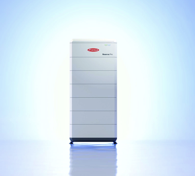 Die Fronius Reserva Pro verhilft Kunden mit höherem Energiebedarf wie Landwirtschaften, KMUs und auch großen Einfamilienhäusern zu echter Energieunabhängigkeit.