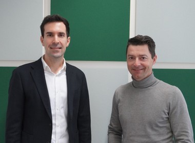 Branislav Hyben, Business Unit Manager für Ecophon (l.) und Michale Alesch, GF Marketing & Vertrieb Saint-Gobain Austria