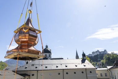 Die Alte Universität Salzburg erhält ein Stück Geschichte zurück
