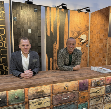 Messestand auf der EuroShop, Düsseldorf, Februar 2026 (v. l. n. r.: Projektleiter Harry
Faistauer, Geschäftsführer und Inhaber Arno Stainer)