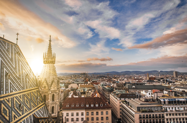 Urbane Energiequelle: Die Erschließung des Wiener Untergrunds als thermischer Speicher ist der Schlüssel, um Gebäude im Sommer ressourcenschonend zu kühlen und die Abhängigkeit von fossilen Energieträgern im Bestand zu beenden.