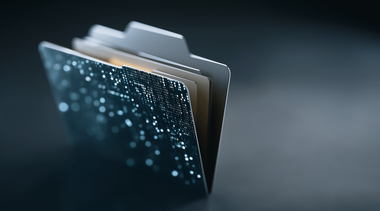 Digitale Transparenz ab Werk: Die Verknüpfung von physischer Funktionsprüfung und mobilem Protokollabruf via QR-Code beschleunigt die Abnahme und Wartung moderner Lüftungsanlagen.