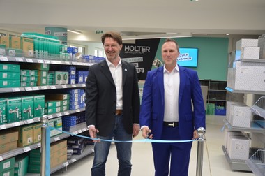 Michael Kalchmair, Leitung Holter Abholzentrum Österreich und Geschäftsführer Markus Steinbrecher bei der Eröffnung 