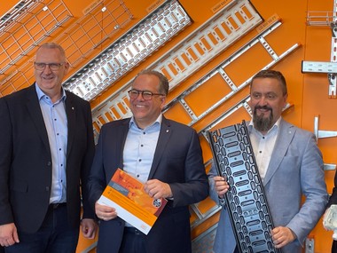 OBO-Chef Jürgen Marksteiner (Mitte) und die beiden Prokuristen Harald Czap (l.) und Andreas Petz (r.)
