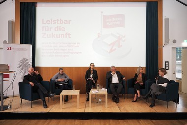 Im regen Austausch (v.r.): Jutta Wörtl-Gössler, Beatrix Rauscher, Michael Gehbauer, Moderatorin  Isabella Marboe, Nicole Kirchberger und RIchard Scheich