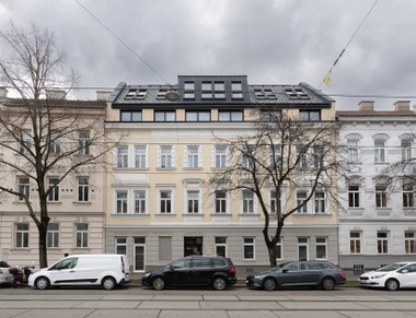 Der rundum sanierte und aufgestockte Wiener Altbau