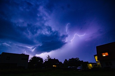 Trotz zunehmender Wetterextreme verzichten die meisten Eigenheimbesitzer auf eine Unwetterversicherung