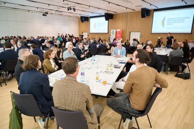 Am 3. November 2026 zeigt der 16. Kongress der IG Lebenszyklus Bau an der Hochschule Campus Wien, wie sich Bestandsentwicklung wirtschaftlich darstellen, finanzieren und skalieren lässt