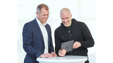 Firmenchef Joachim Ley (links) mit Felix Beilharz, der auf der Chillventa die Bedeutung von LinkedIn für Fach- und Führungskräfte aufzeigen wird.