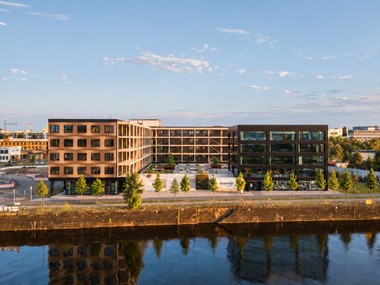 Nach dreijähriger Entwicklung lanciert das Zürcher PropTech und Climate Tech Unternehmen Timber Carbon die erste KI-gestützte Infrastruktur für die Kohlenstoffspeicherung im Gebäudesektor.