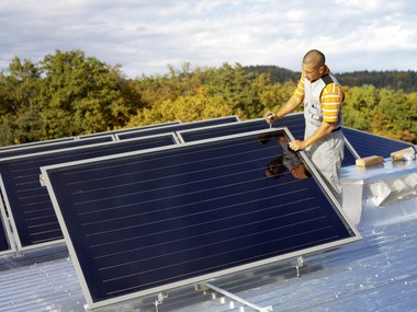 Mit der wieder gestarteten Kesseltauschförderung ist auch der Solarbonus zurück.