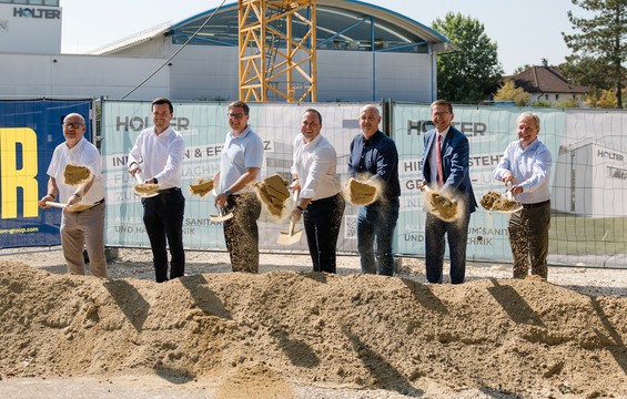 Am 03. August 2026 fand am Standort Wels der Spatenstich für ein neues automatisiertes Kleinteilelager bei Holter statt.