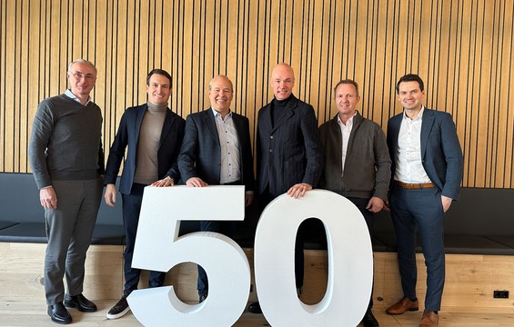 Von links: Roman Eberstaller (CEO Sunpor Kunststoff GmbH), Daniel Brandstetter (CEO swisspor Österreich GmbH & CO KG), Clemens Demacsek (GPH-Geschäftsführer), Roland Hebbel (CEO Steinbacher Dämmstoff GmbH), Peter Schmid (Austrotherm GmbH) und Heimo Pascher (CEO Austrotherm GmbH).