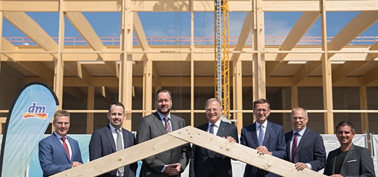 dm investiert in zweites Verteilzentrum in Oberösterreich