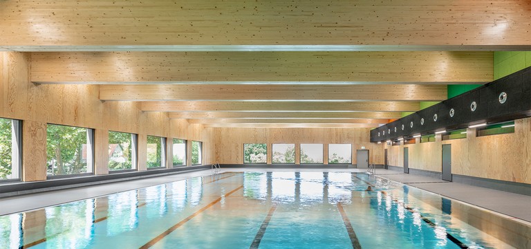Hallenbad in Holzmodulbauweise