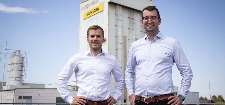Von links: Rainer Pascher, Geschäftsführer Murexin GmbH und Sebastian Lumetzberger, Entwicklungsleiter Murexin GmbH am Hauptsitz Wiener Neustadt.